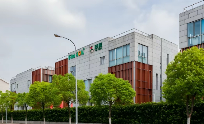 上海浦東新區(qū)出售曹路800㎡小獨棟，水電煤暢達，花園露臺陽光房加持，低總價速來！